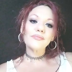 Meet your Posher, Corie
